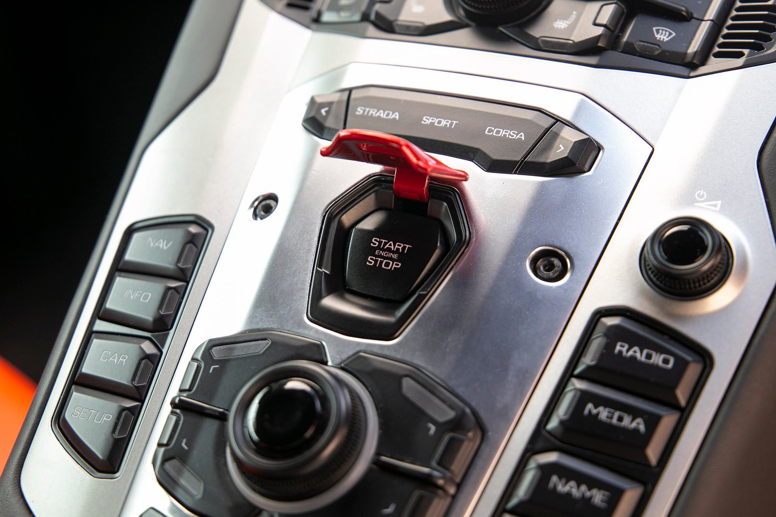 Lamborghini Aventador LP700-4