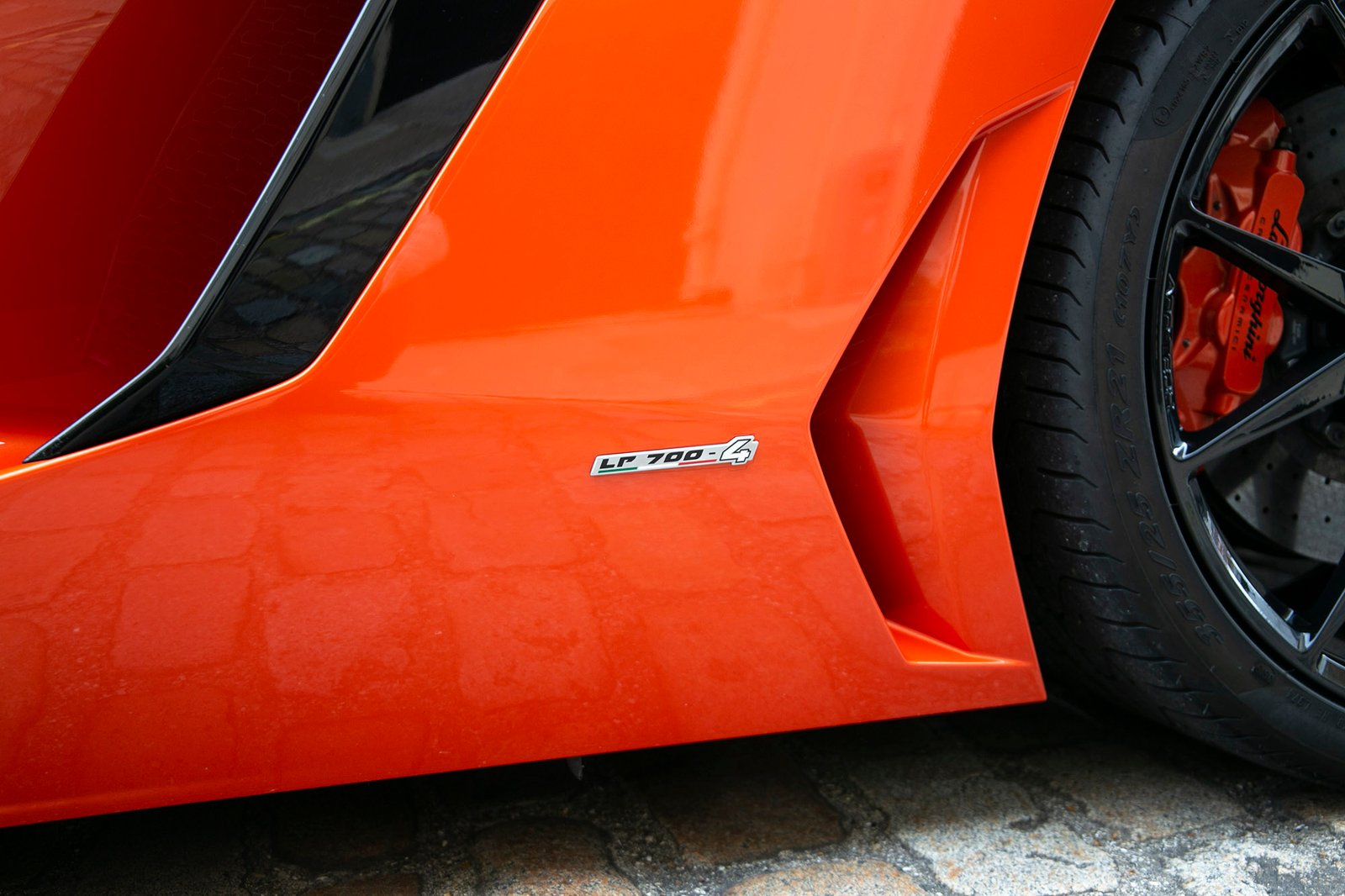 Lamborghini Aventador LP700-4