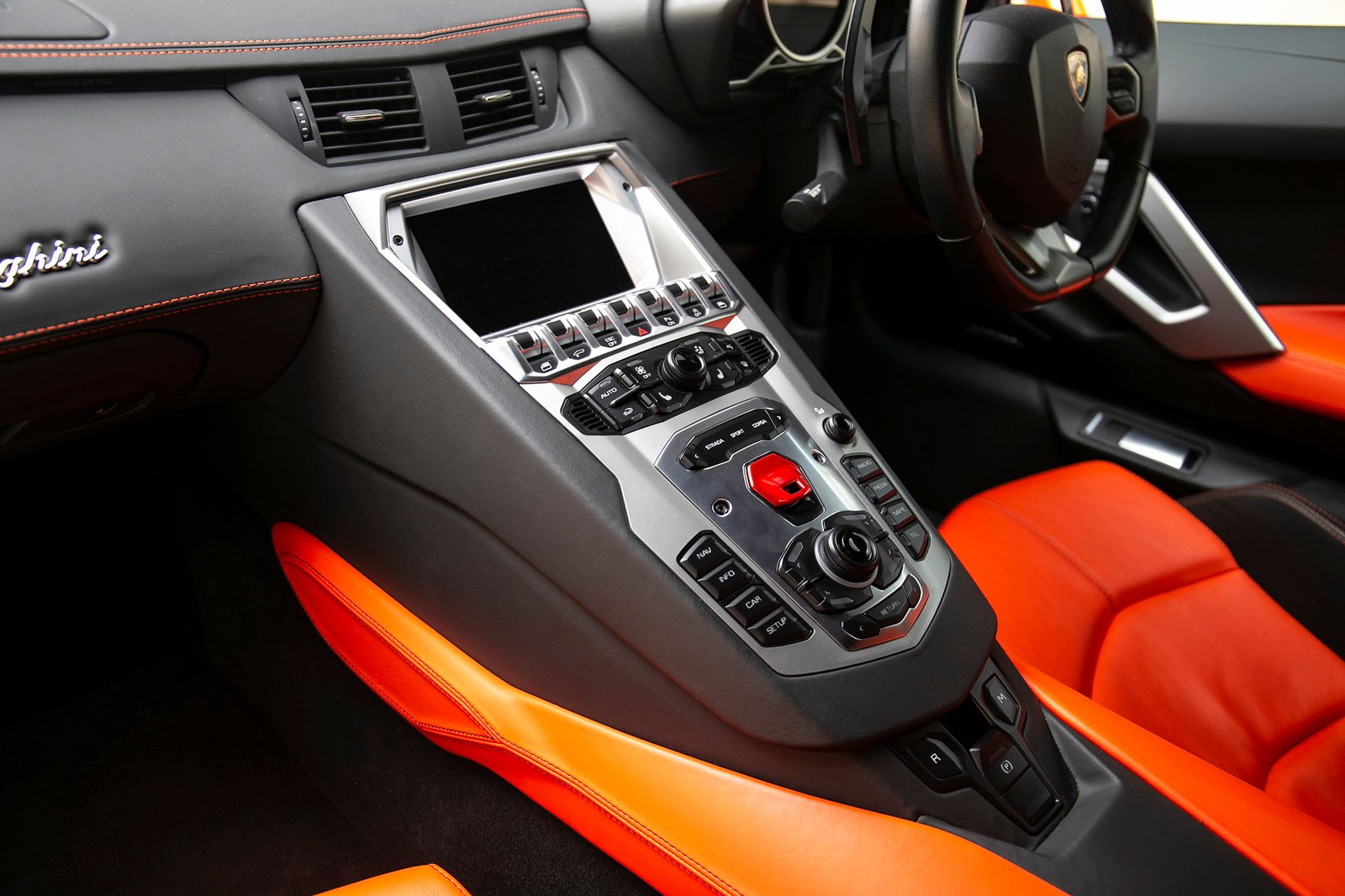 Lamborghini Aventador LP700-4