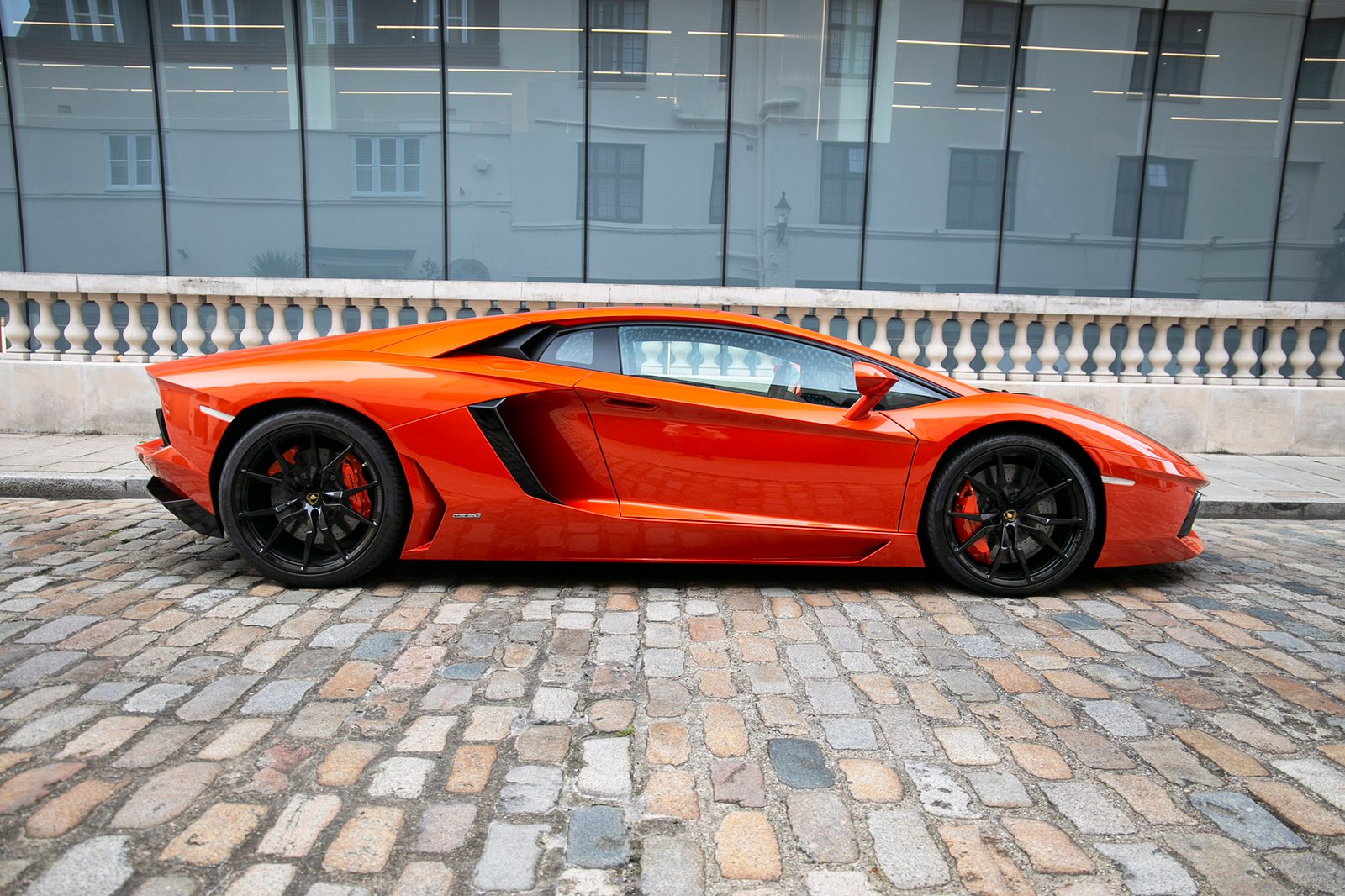 Lamborghini Aventador LP700-4