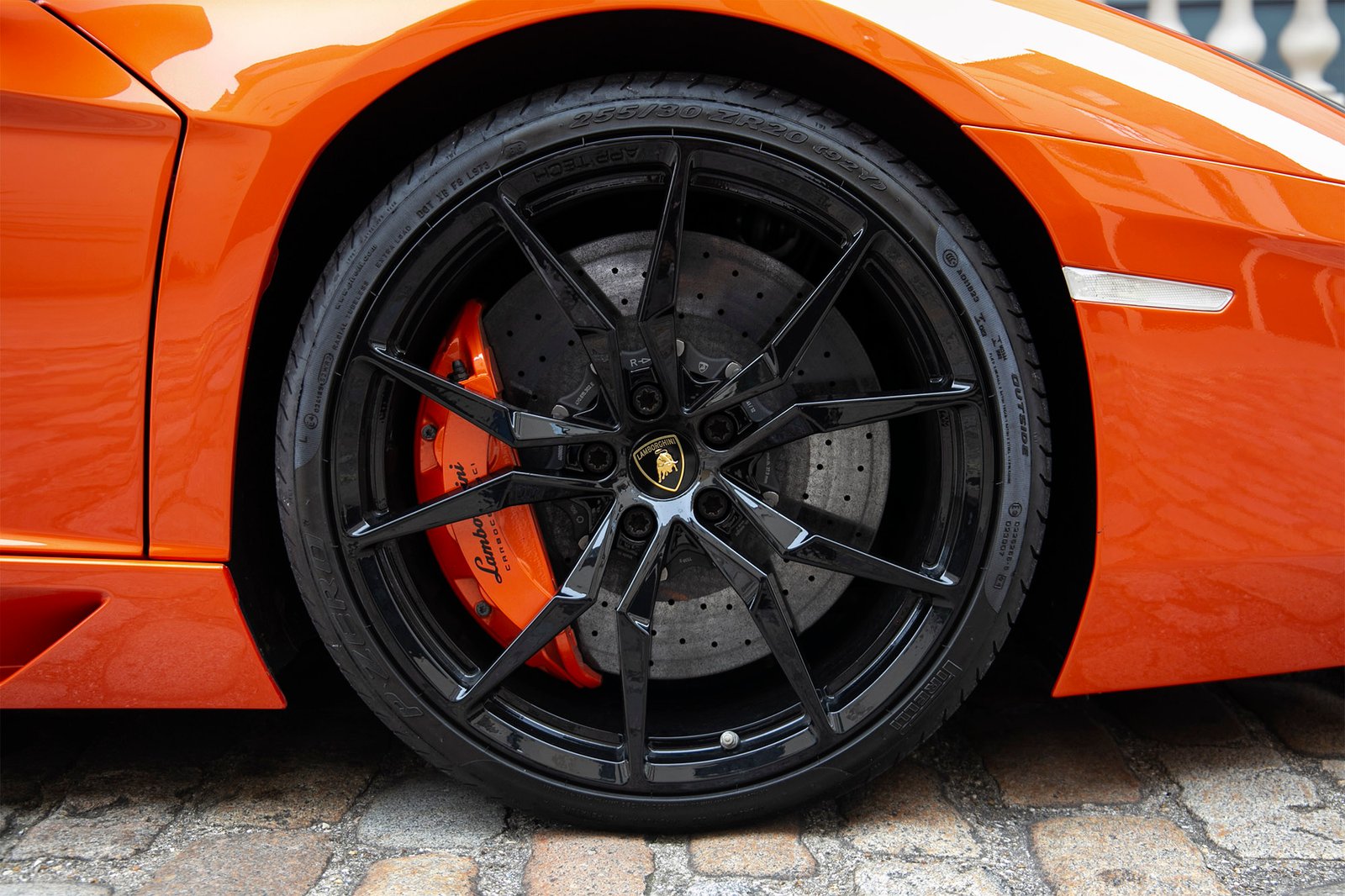 Lamborghini Aventador LP700-4