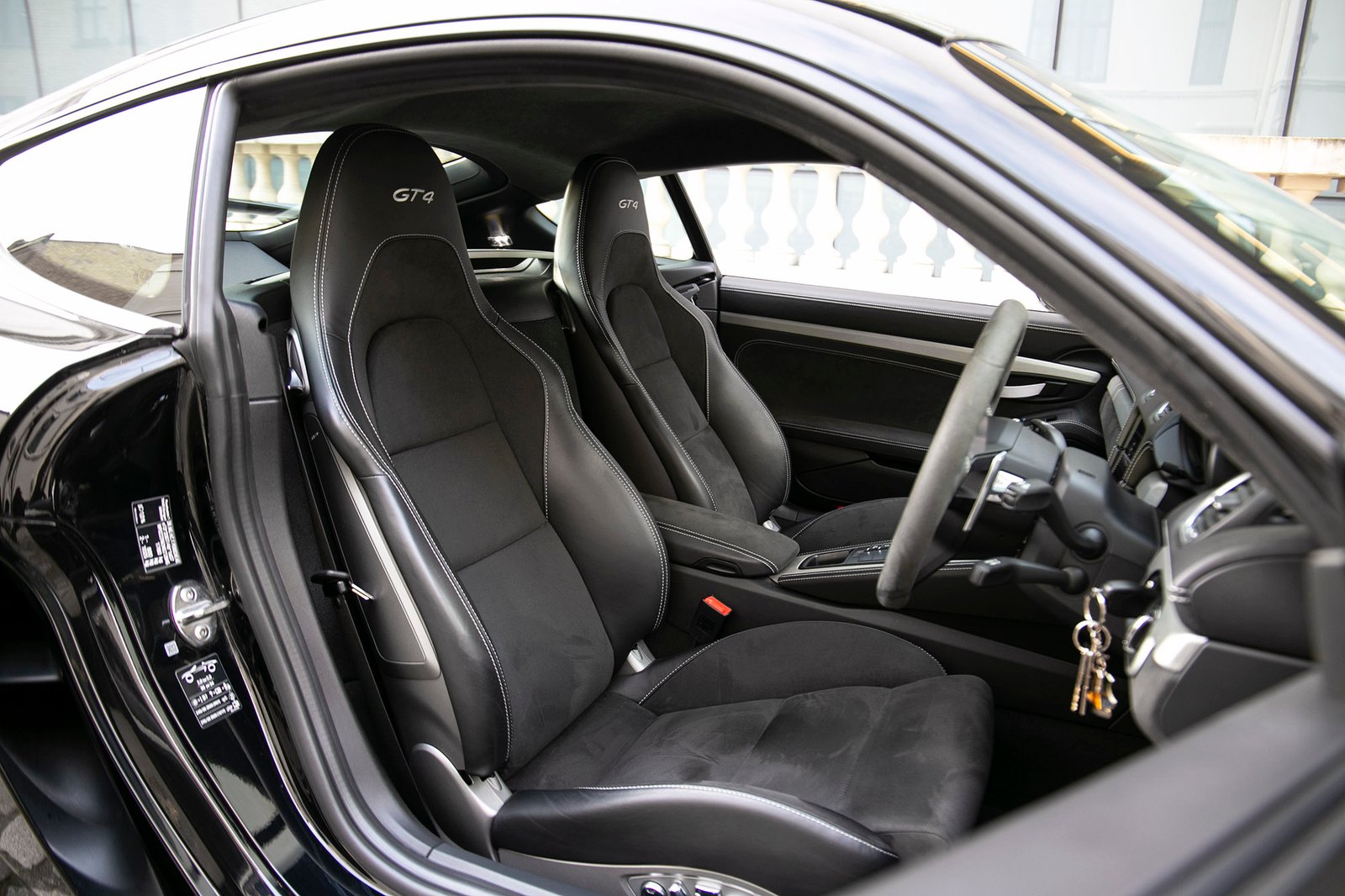 Porsche 718 Cayman GT4