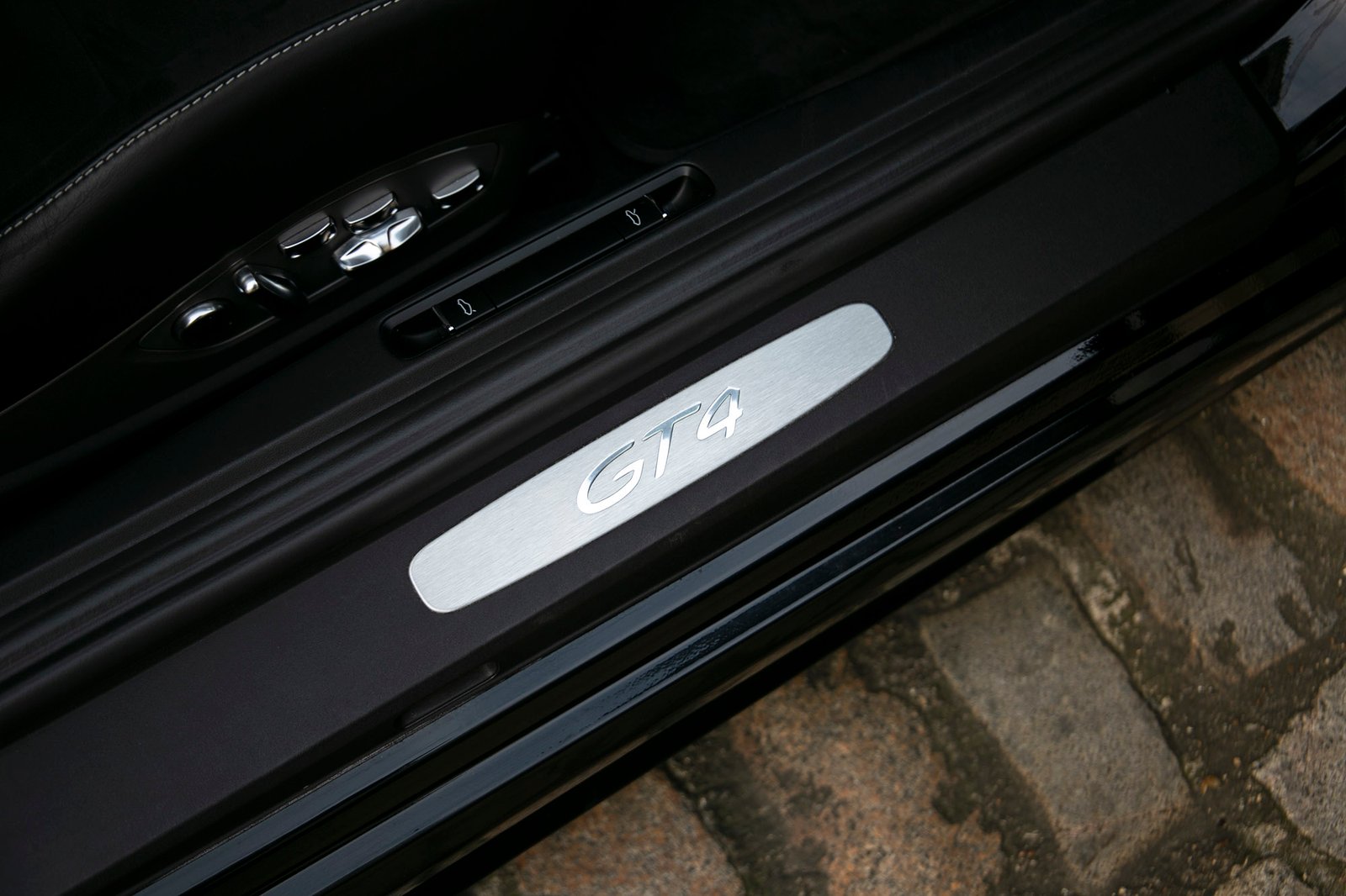 Porsche 718 Cayman GT4