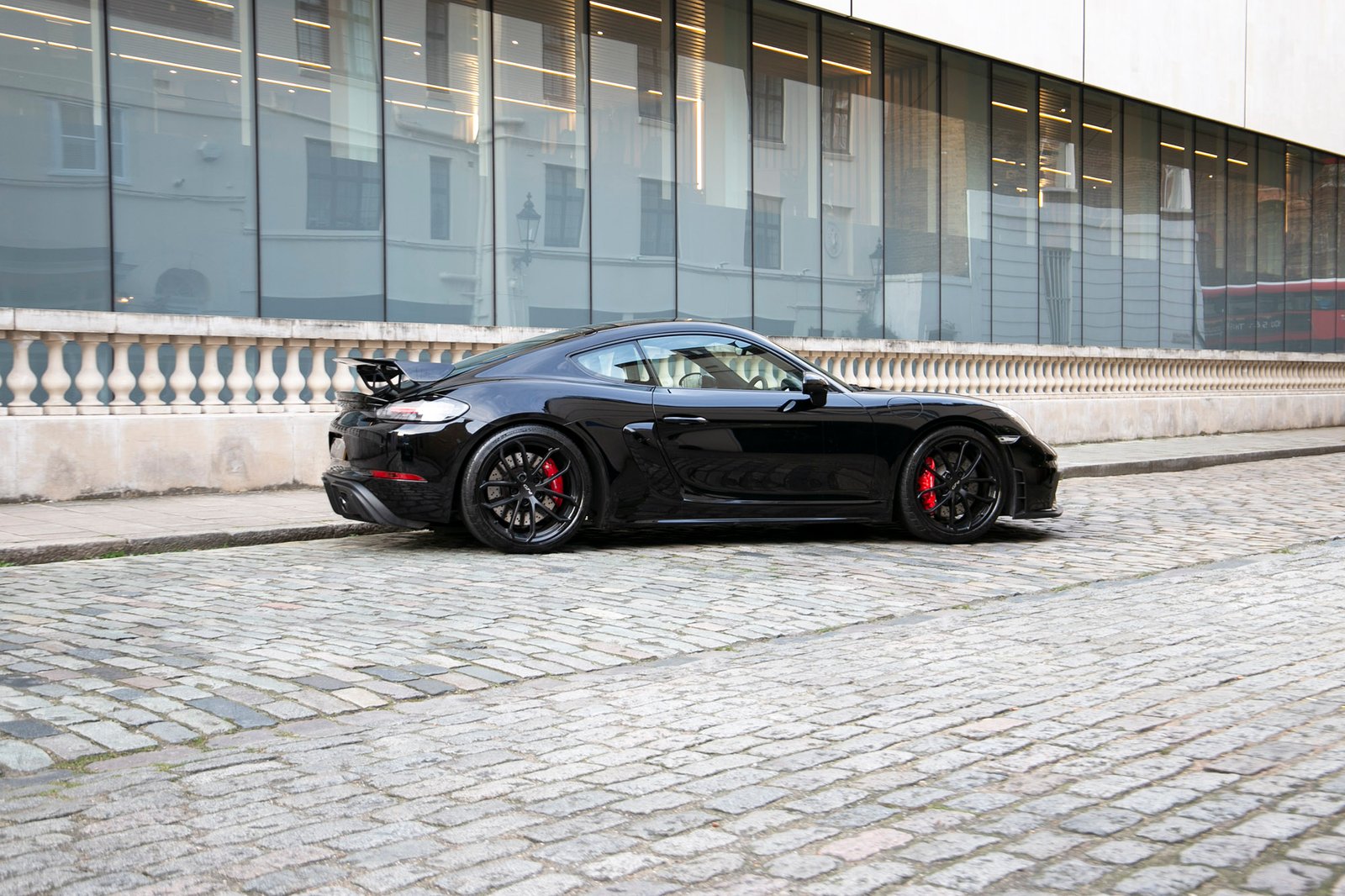 Porsche 718 Cayman GT4