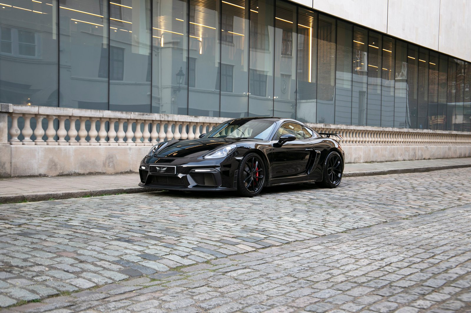 Porsche 718 Cayman GT4