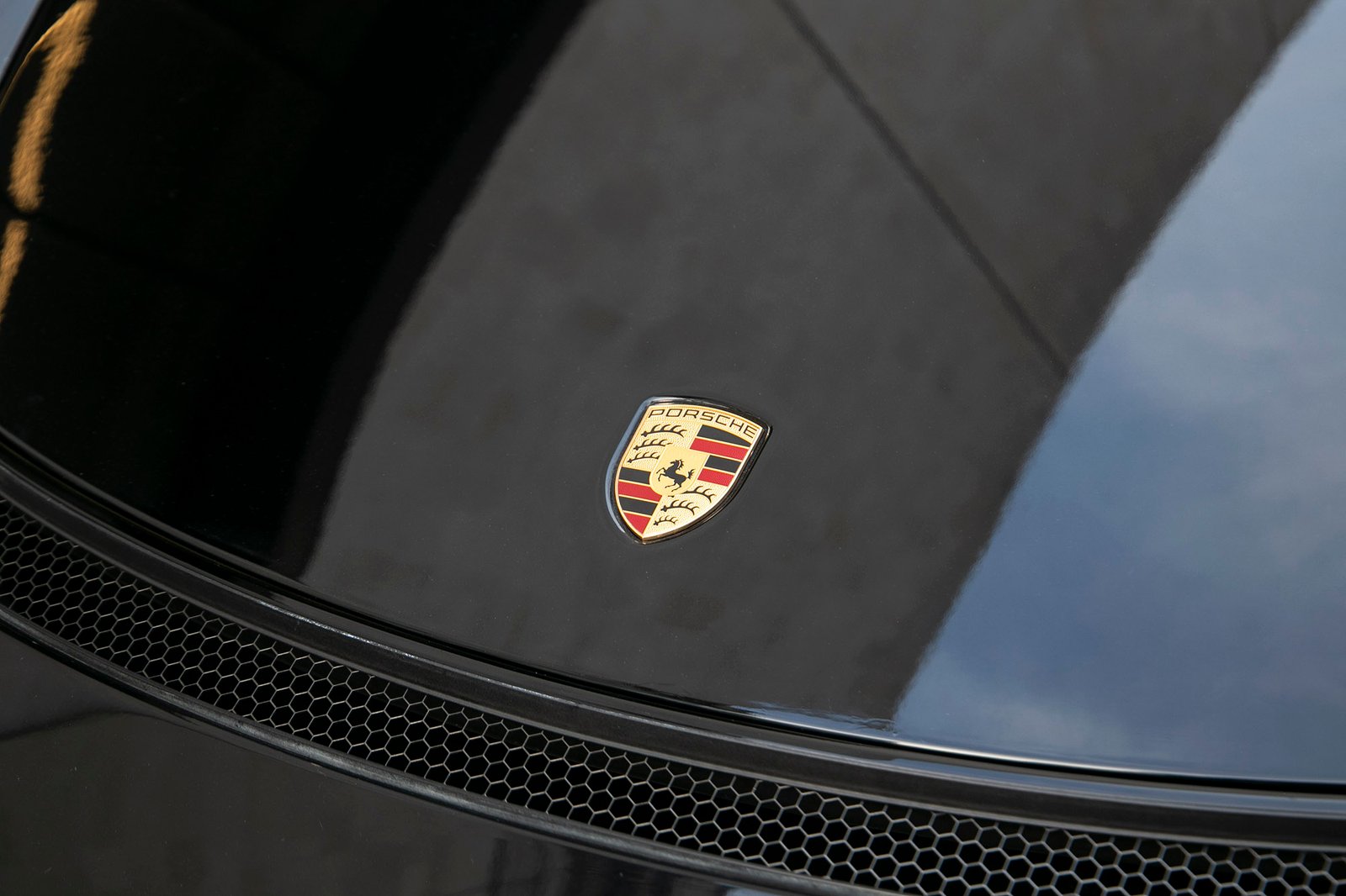 Porsche 718 Cayman GT4