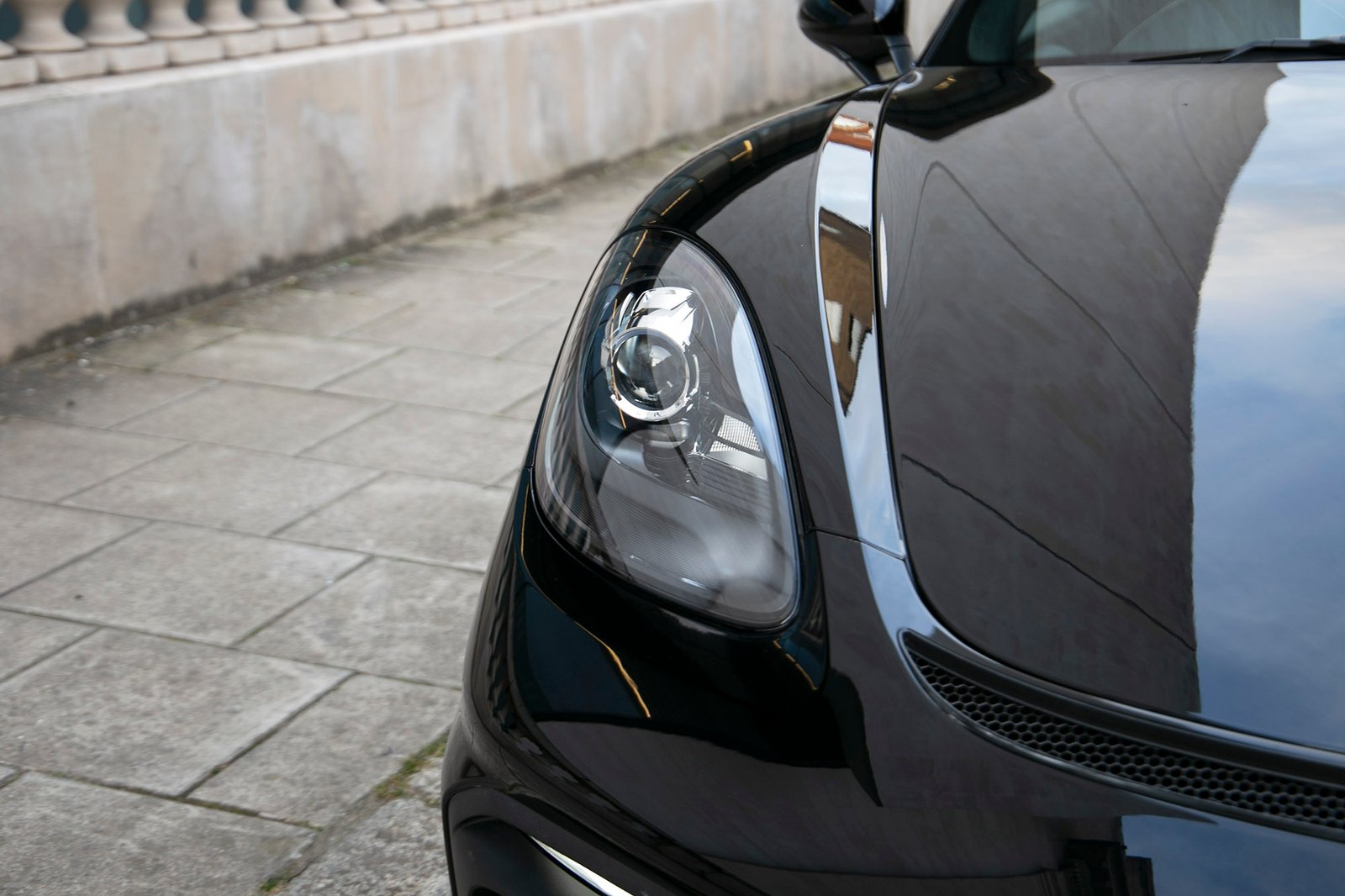 Porsche 718 Cayman GT4