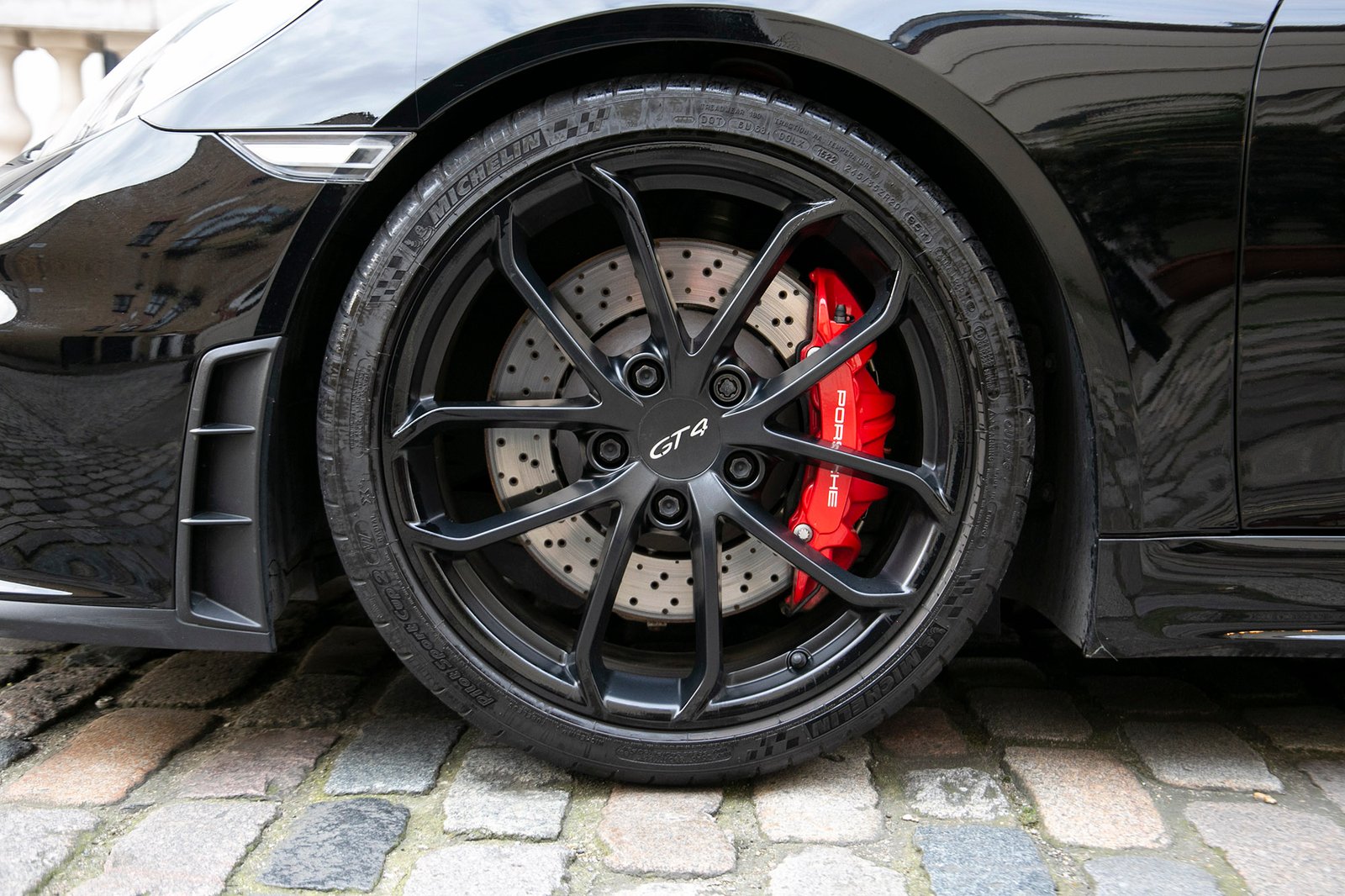 Porsche 718 Cayman GT4