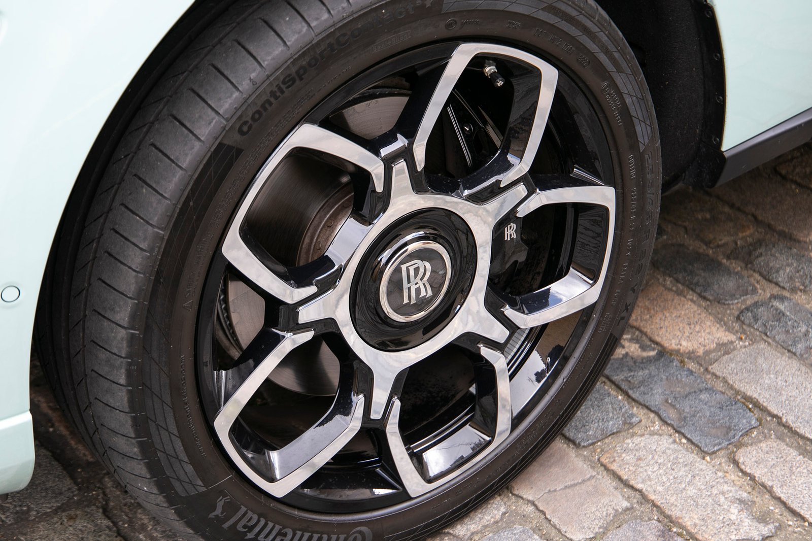 Rolls Royce Cullinan Black Badge