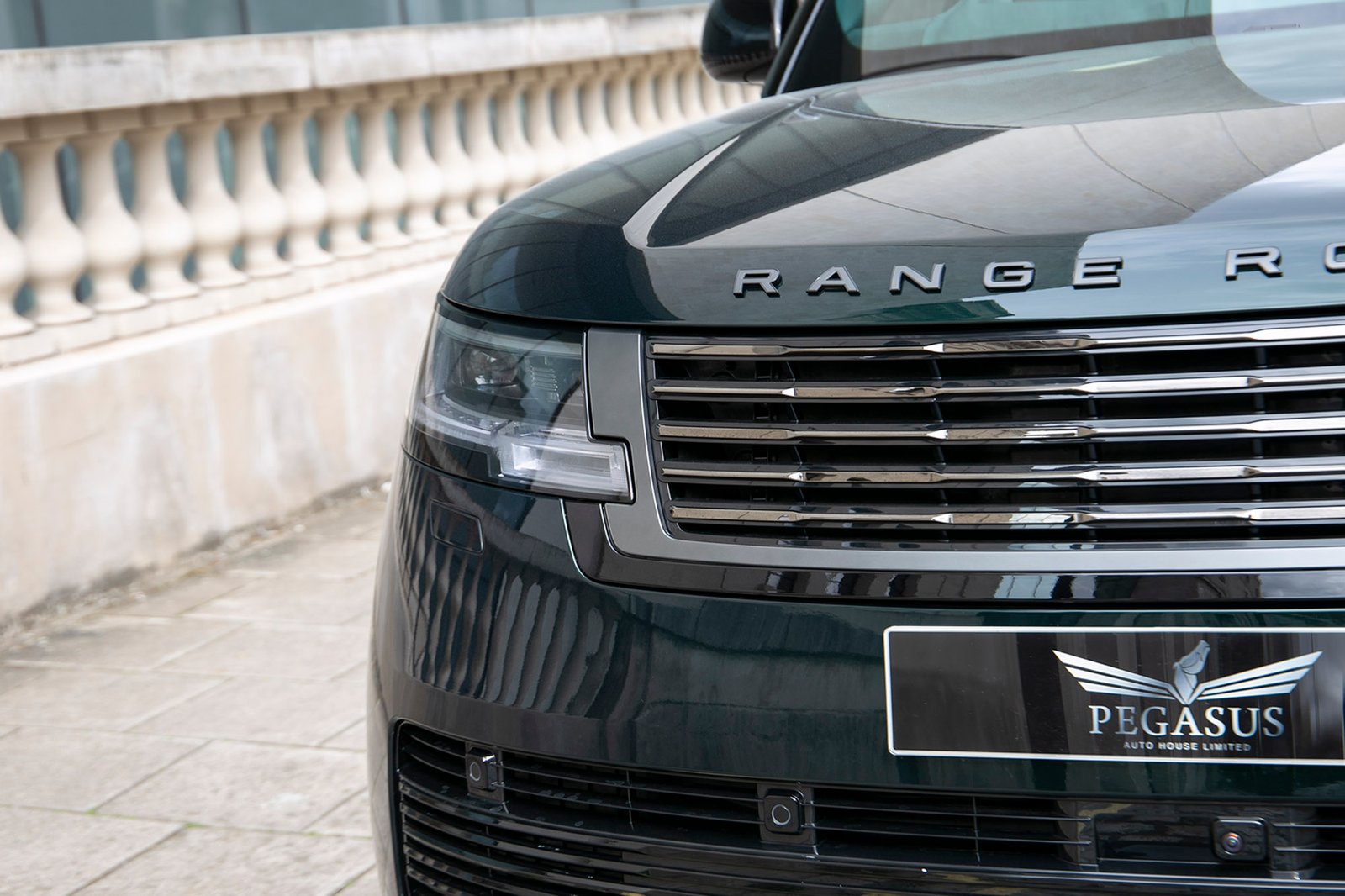 Land Rover Range Rover P615 SV