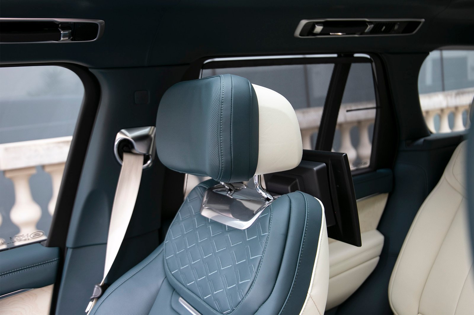 Land Rover Range Rover P615 SV