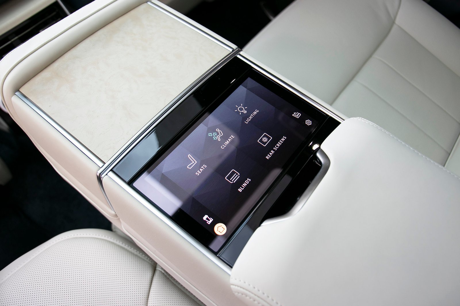 Land Rover Range Rover P615 SV