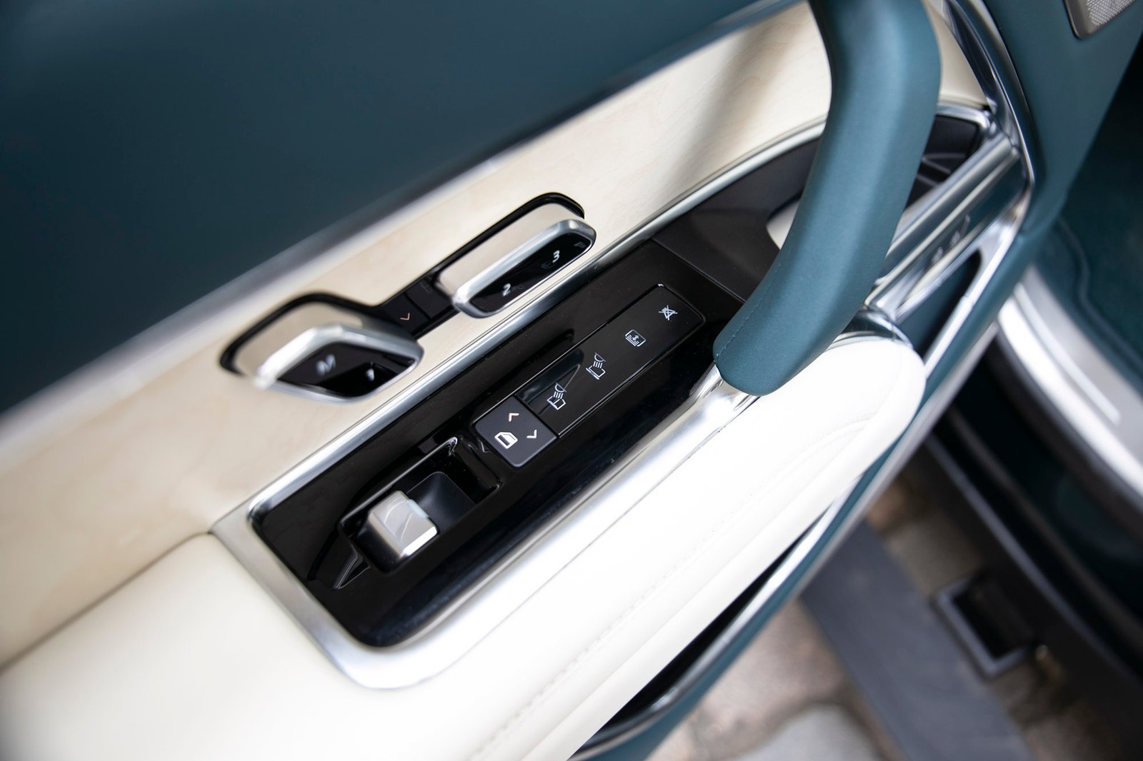 Land Rover Range Rover P615 SV