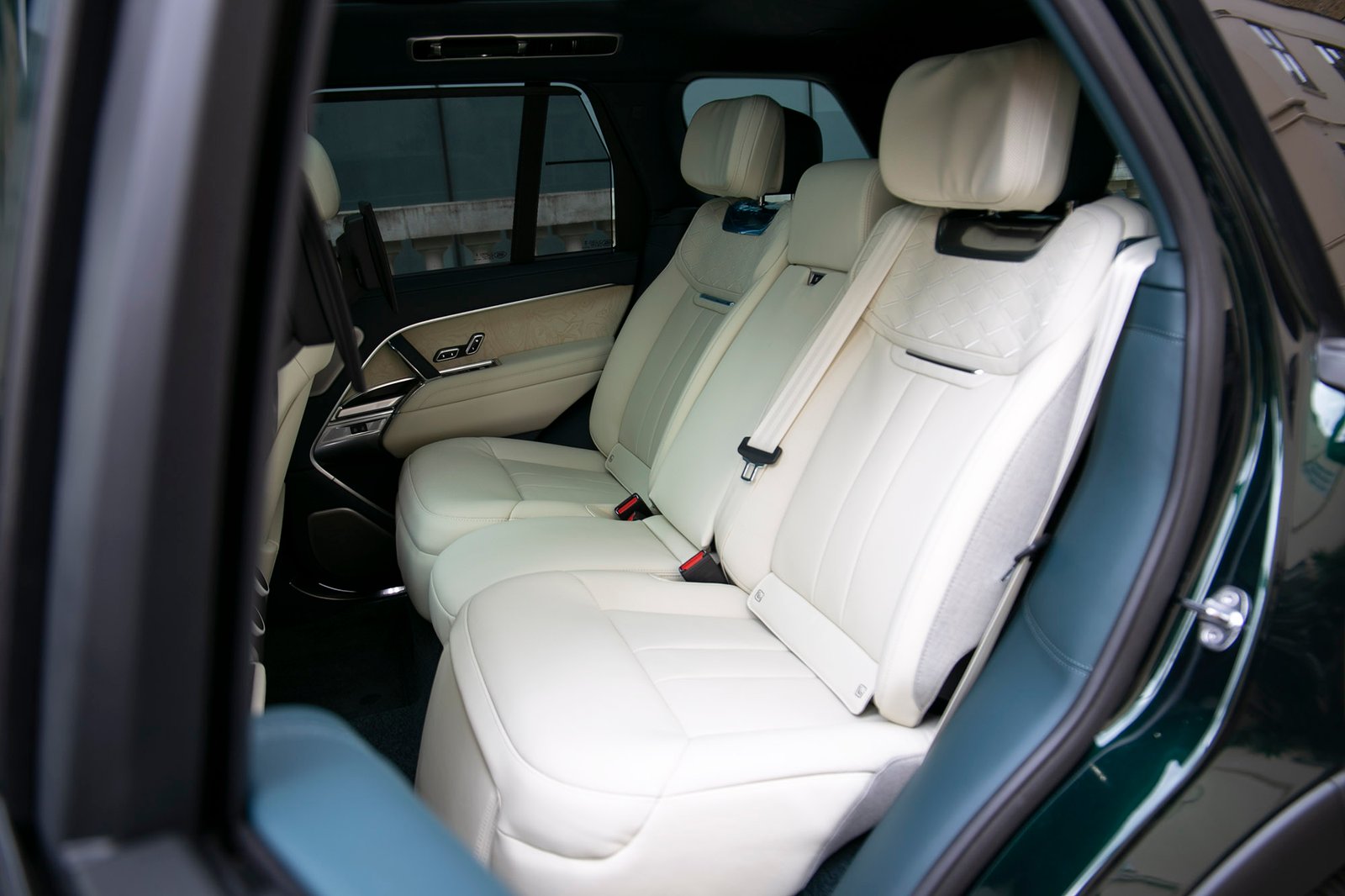 Land Rover Range Rover P615 SV