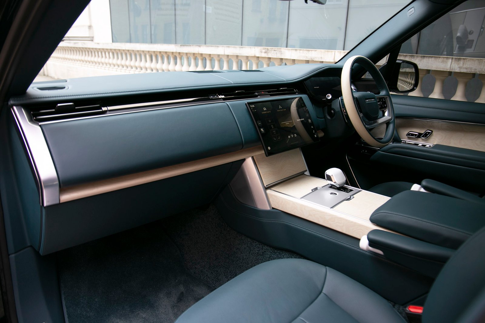 Land Rover Range Rover P615 SV