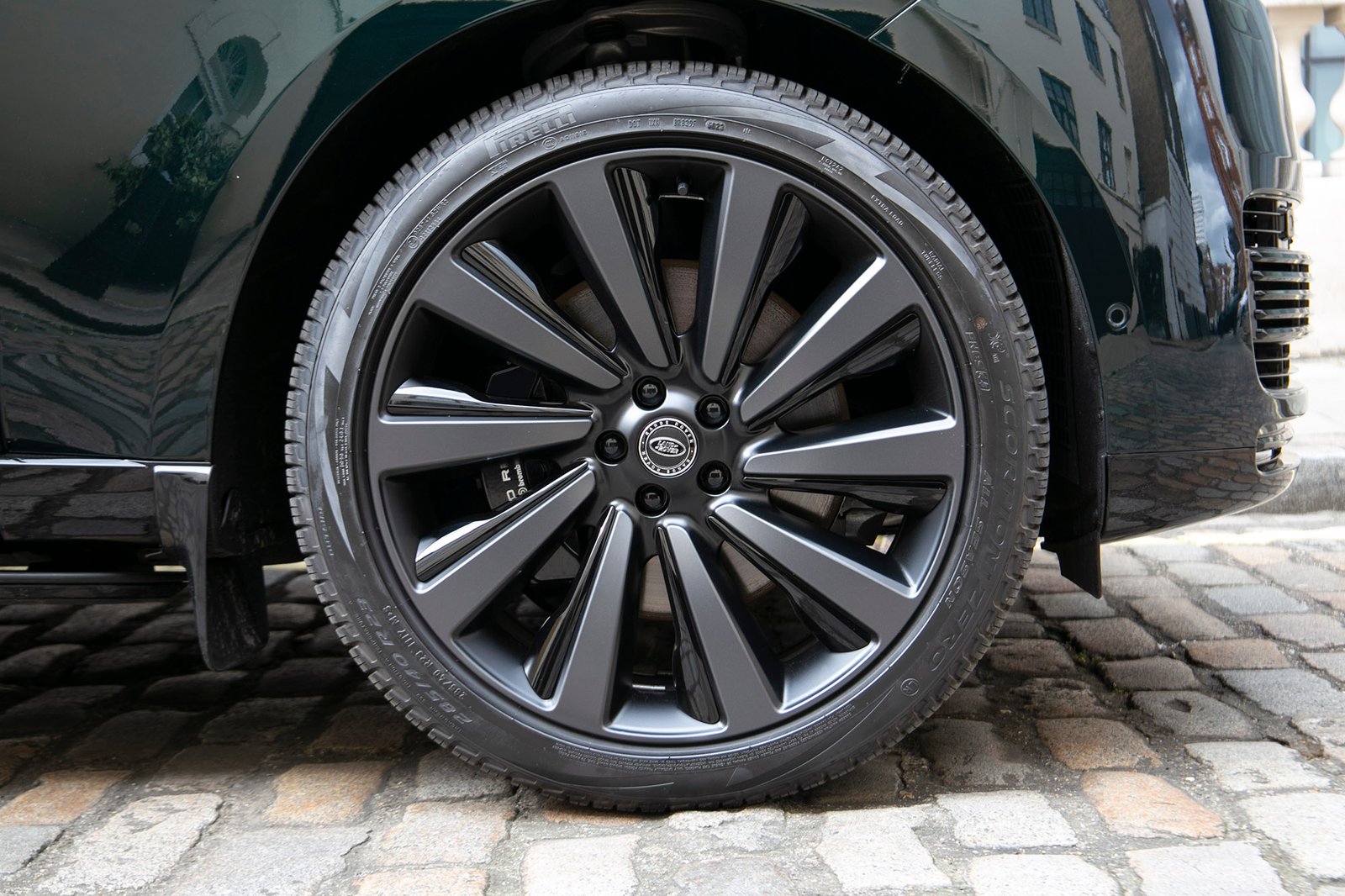 Land Rover Range Rover P615 SV