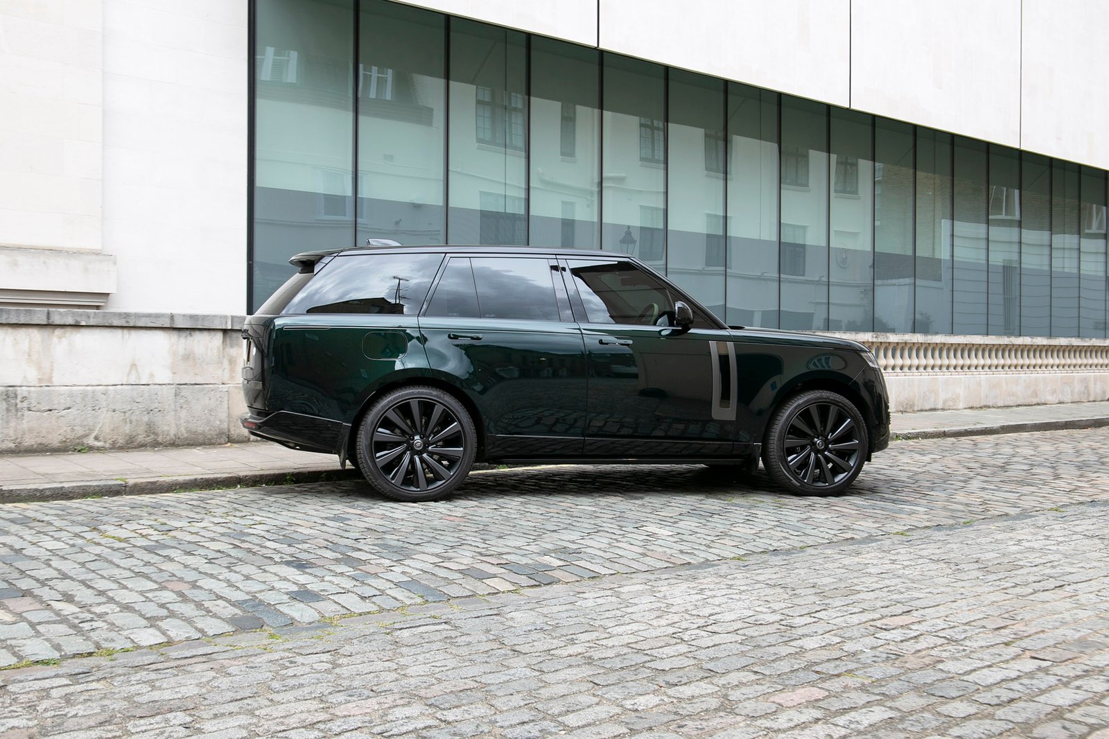 Land Rover Range Rover P615 SV