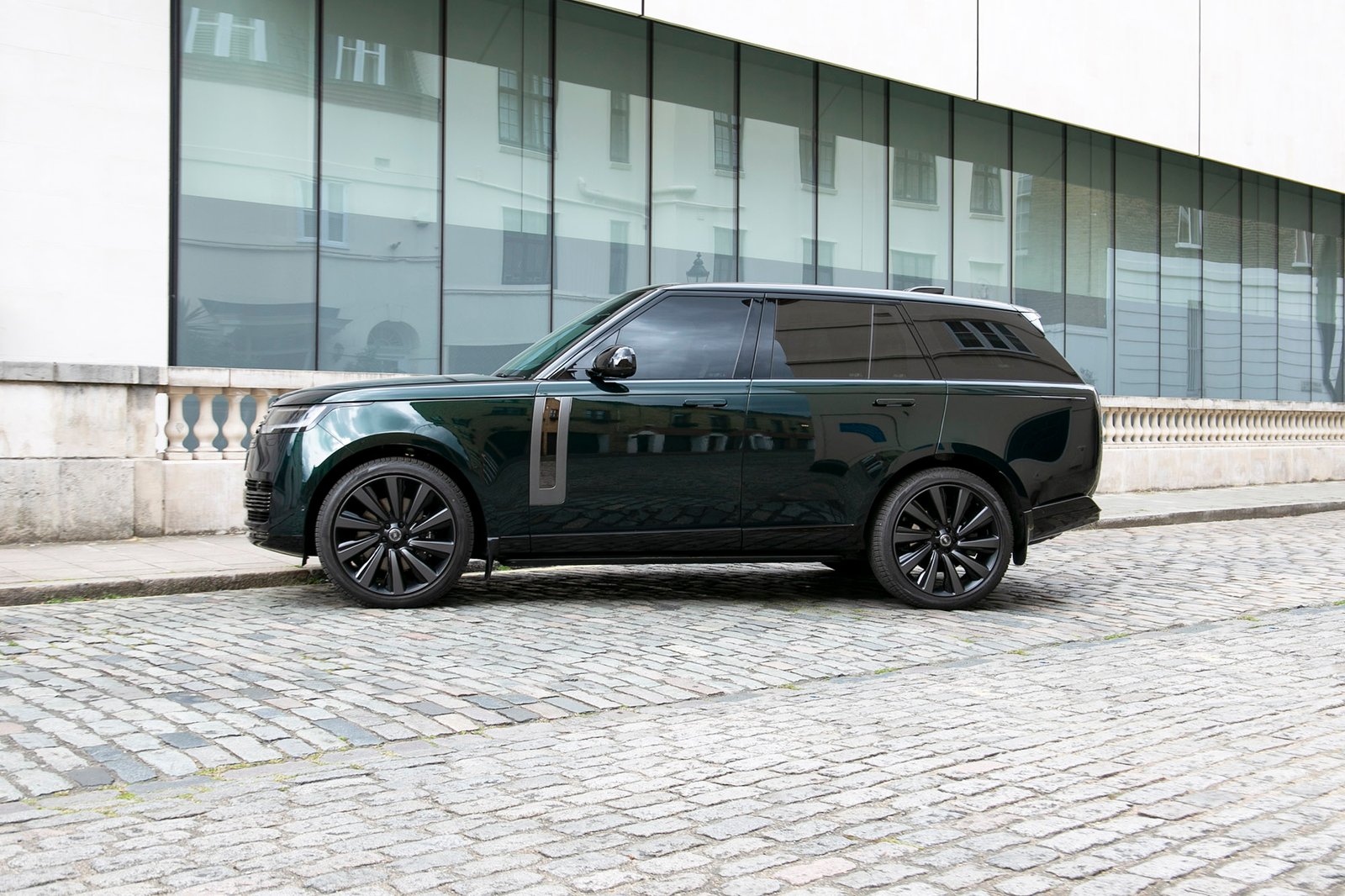 Land Rover Range Rover P615 SV